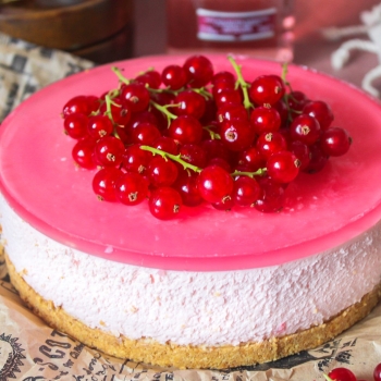 Pink G&T cheesecake